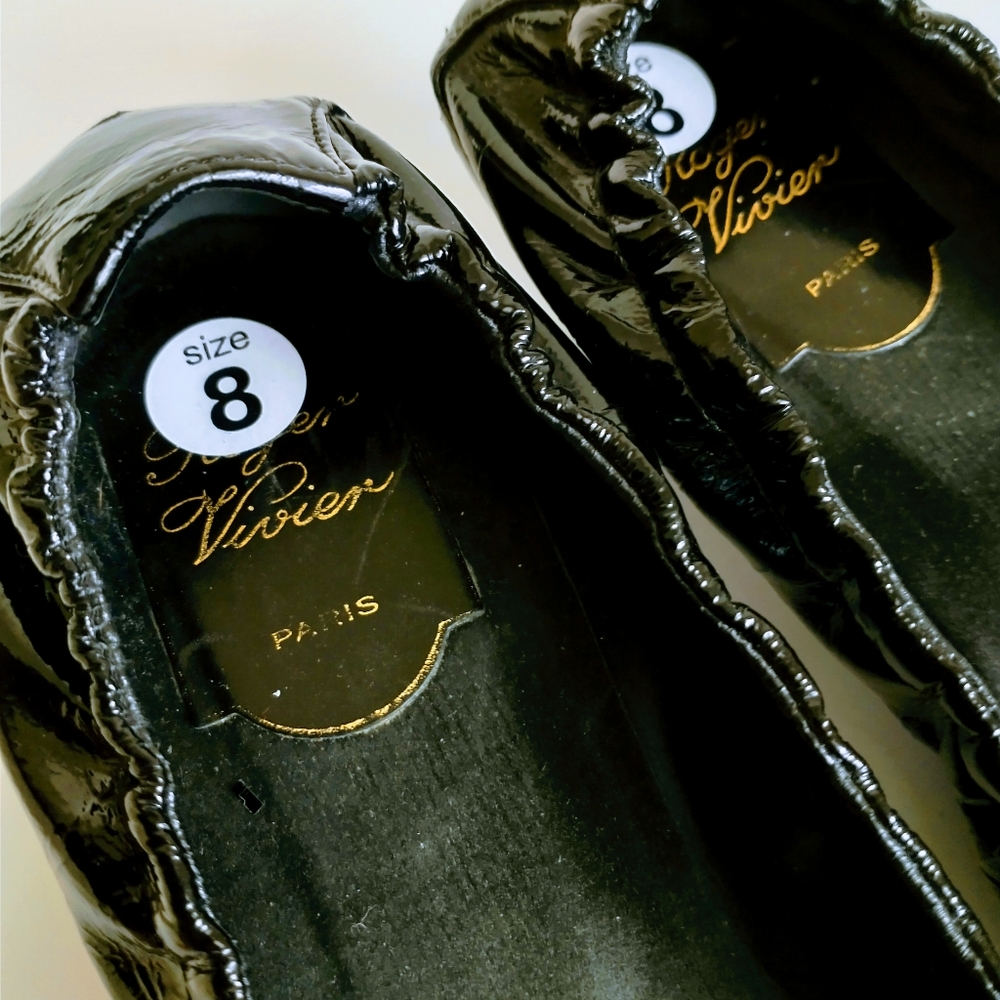 💯 Authentic Roger Vivier ( Made in Italy) Patent Leather Heels. (size/8) - Picture 8 of 12